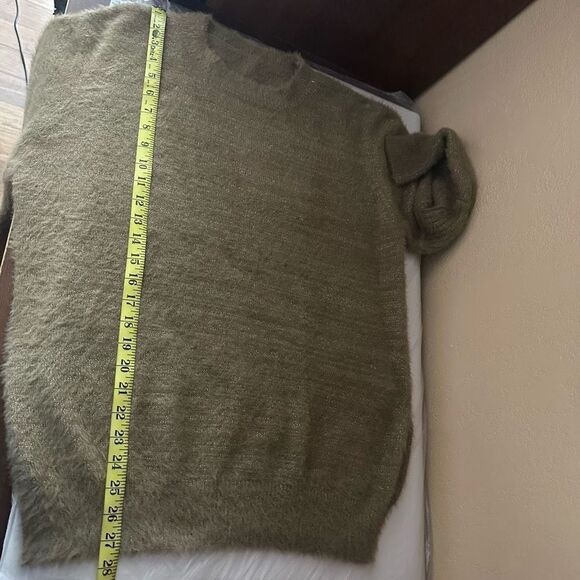 Boutique Super Soft Tan Crew Neck Sweater With Shimmering Gold Detail - Picture 6 of 10